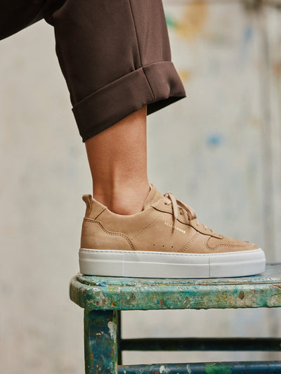 B0 Playground - Nubuck Beige