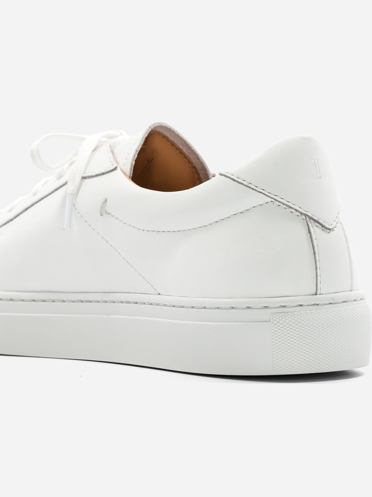 Belledonne B1 Full White, vue arrière