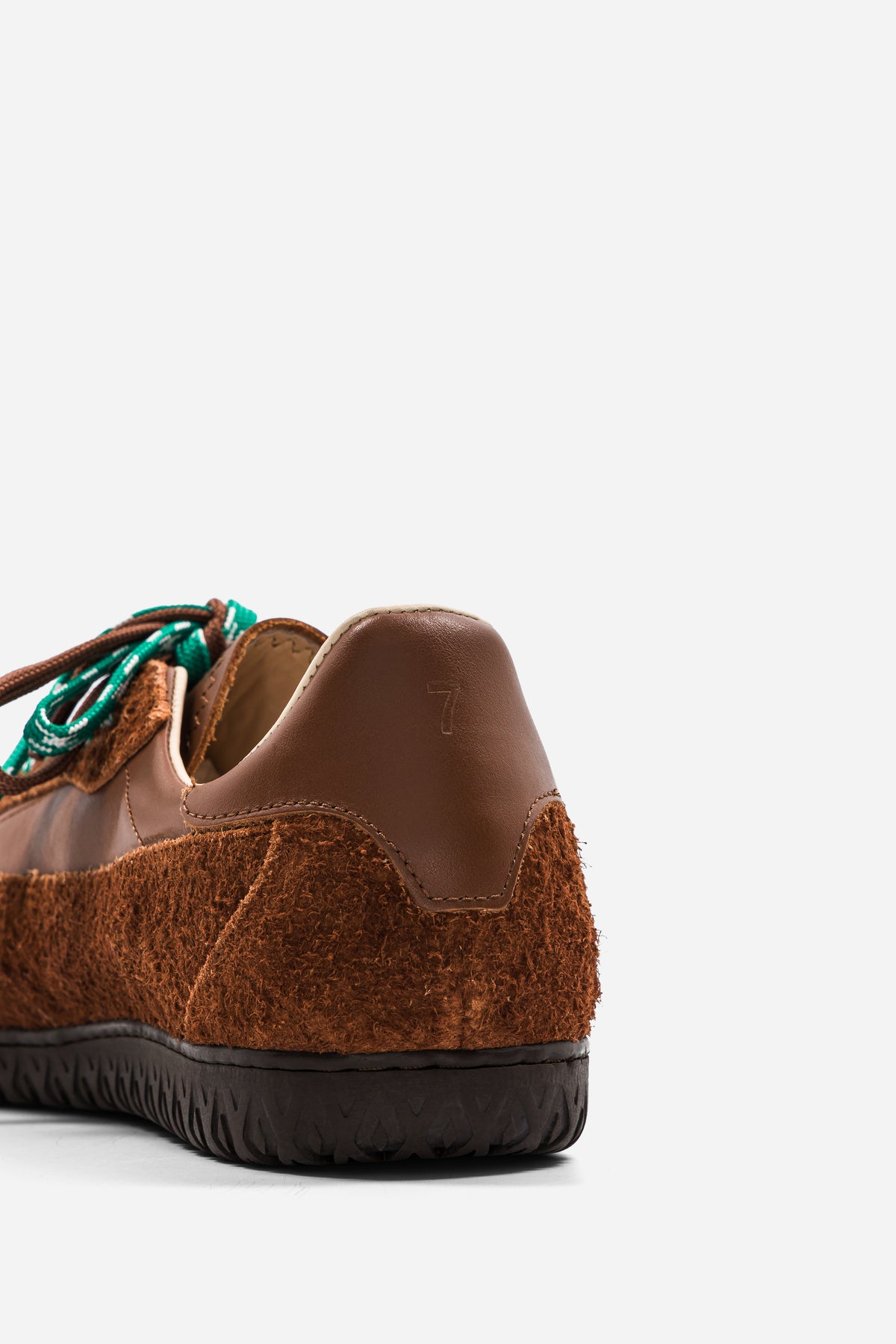 B7 - Hairy Tan