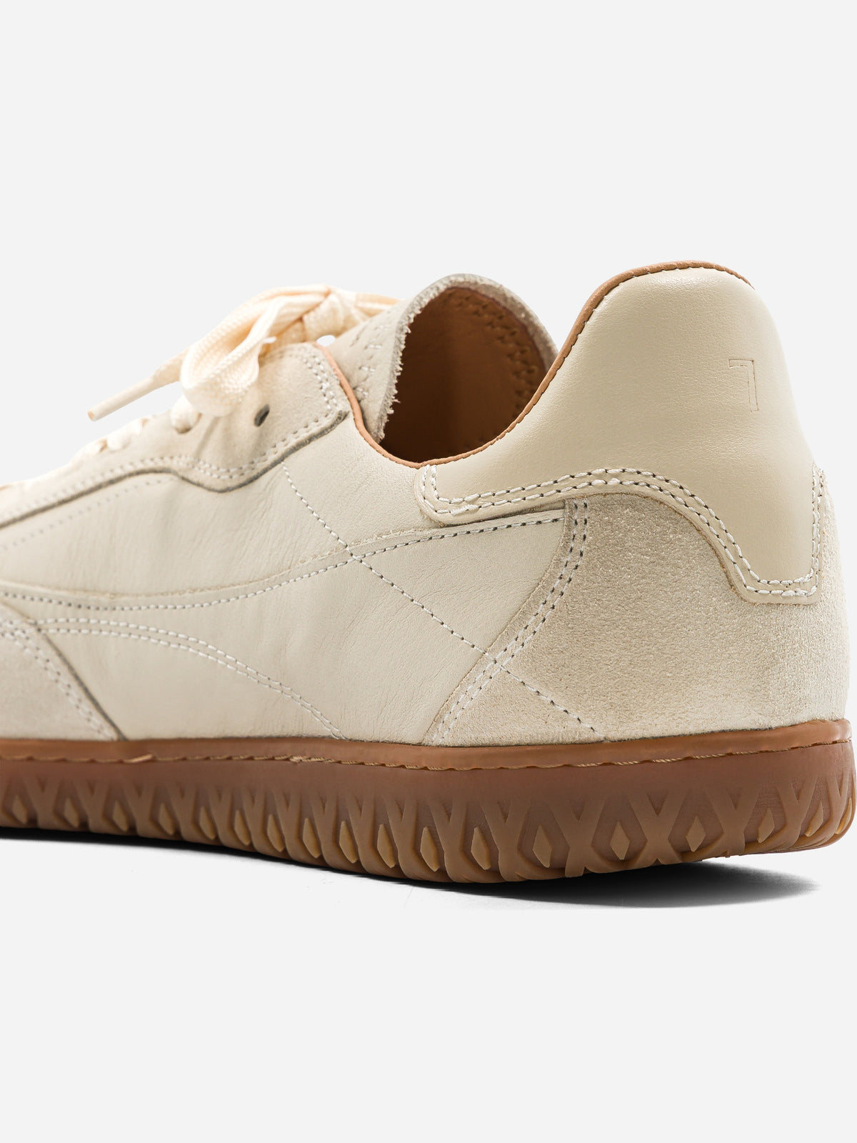 Belledonne B7 Beige, vue arrière