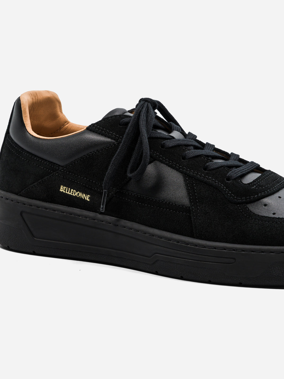 Belledonne B8 Full Black, vue avant