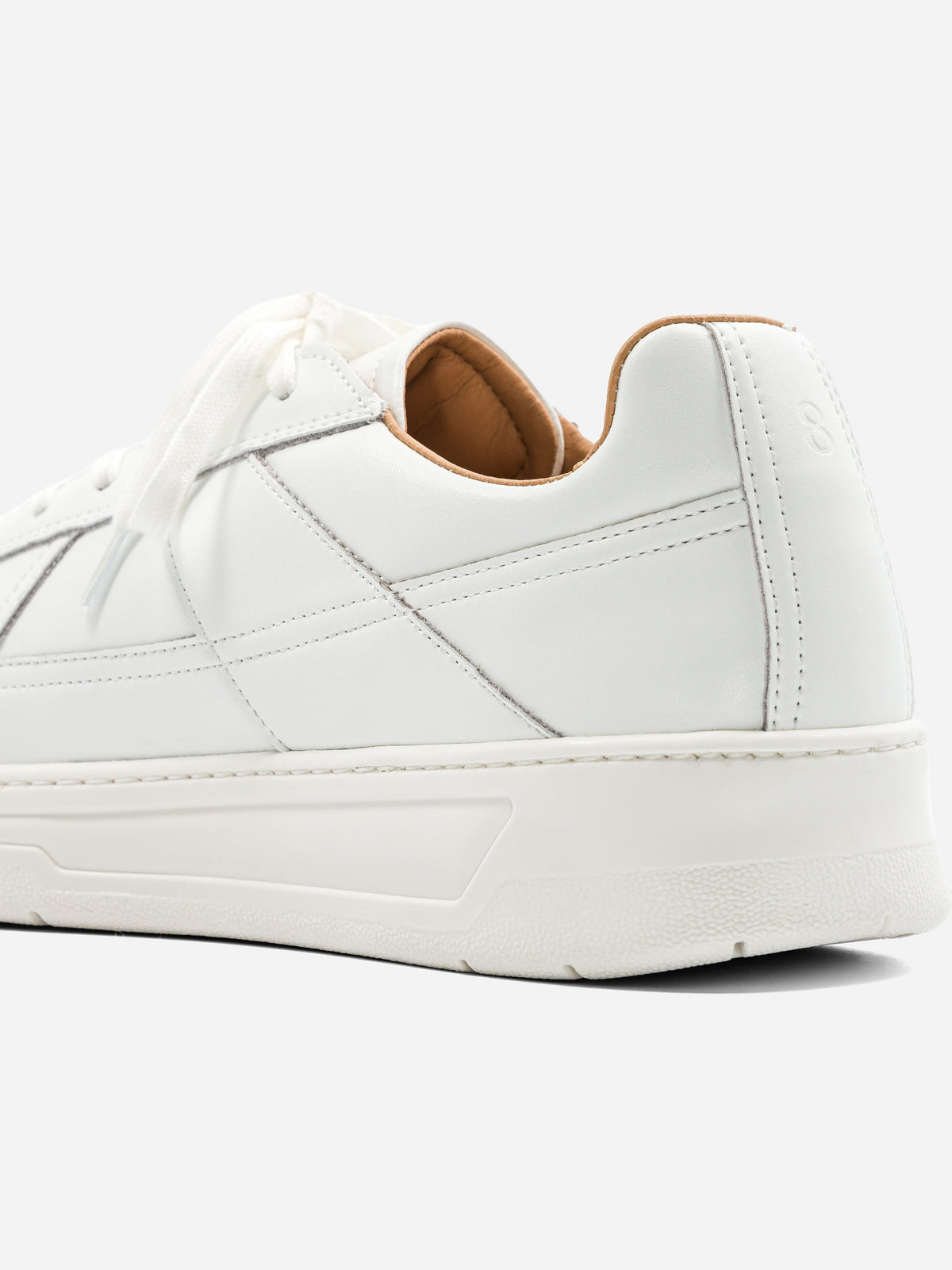 Belledonne B8 Full White, vue arrière