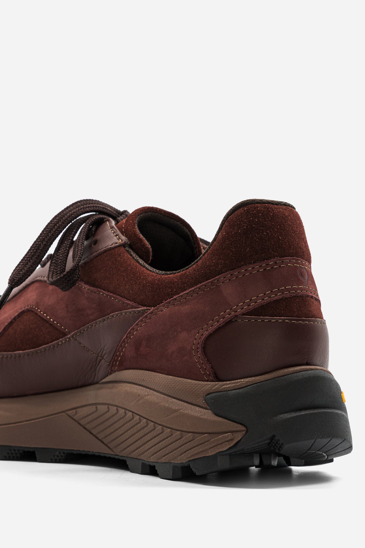 B9 - Chestnut
