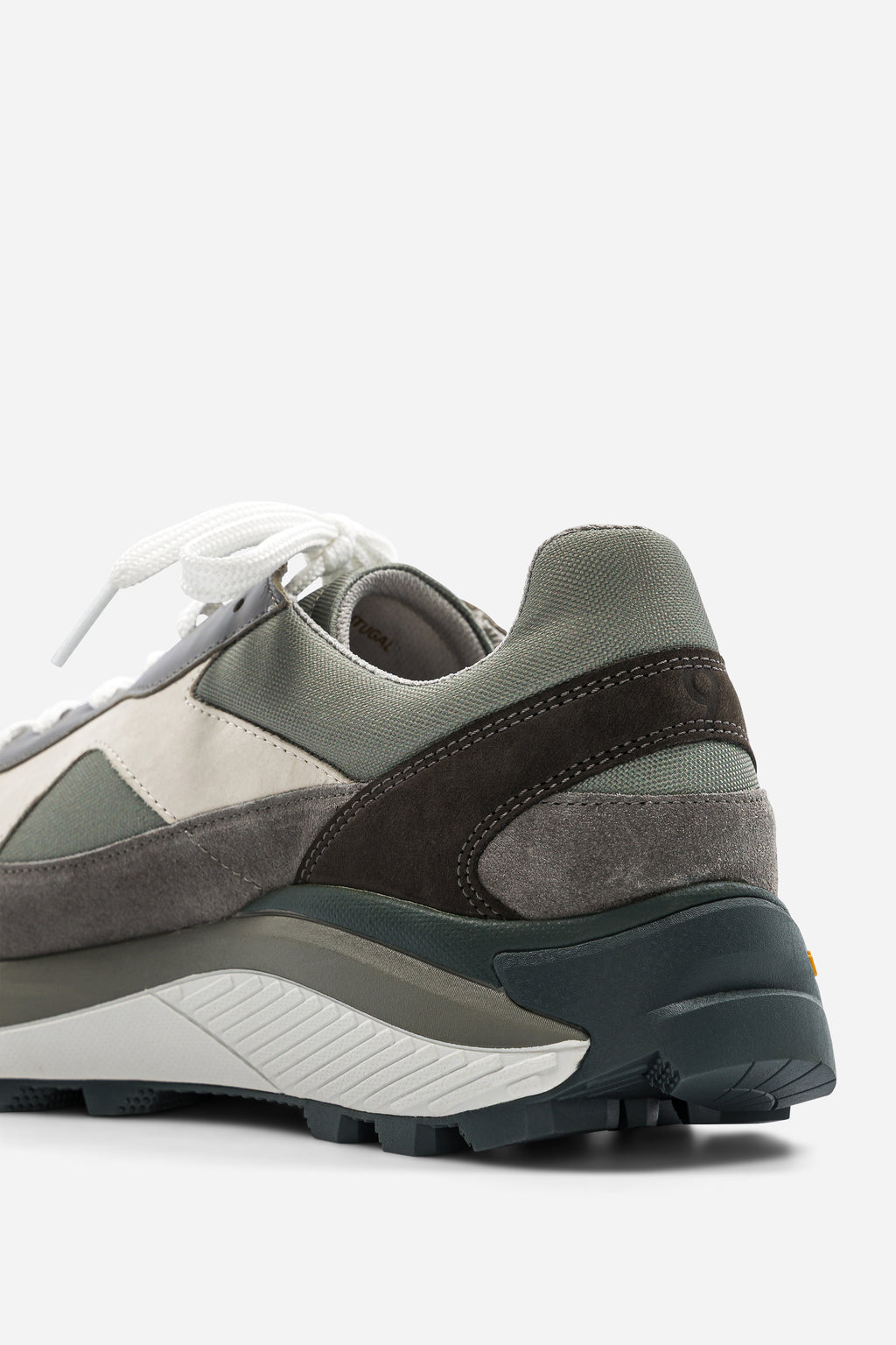 B9 - Grey
