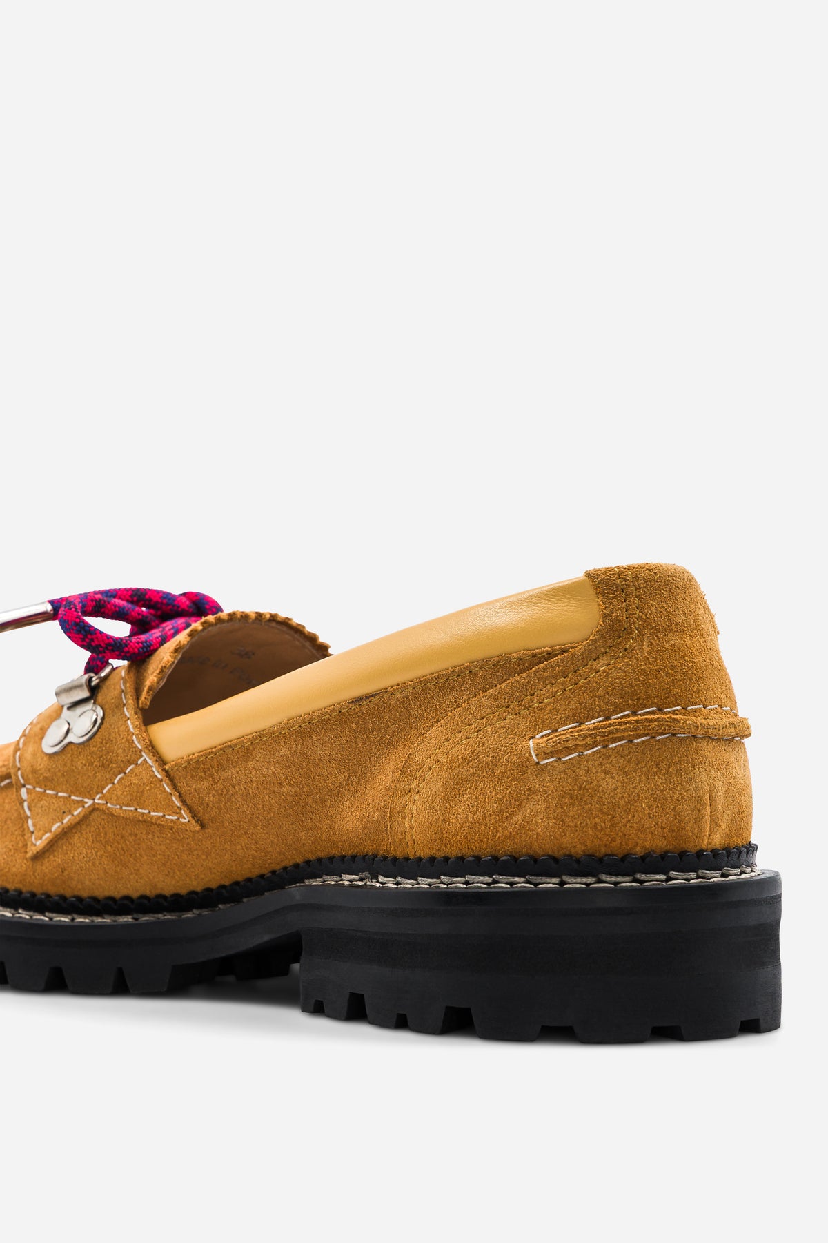 Loafer Climb - Lion