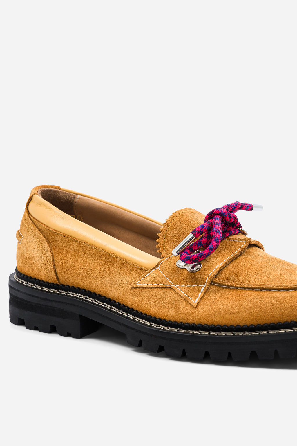 Loafer Climb - Lion