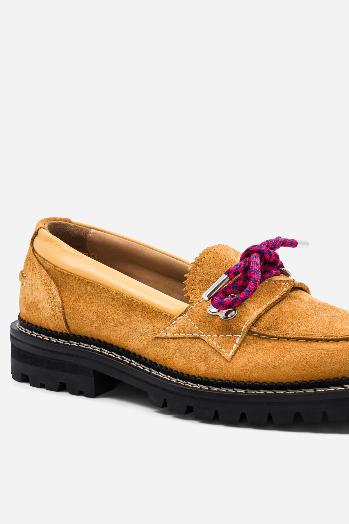 Loafer Climb - Lion
