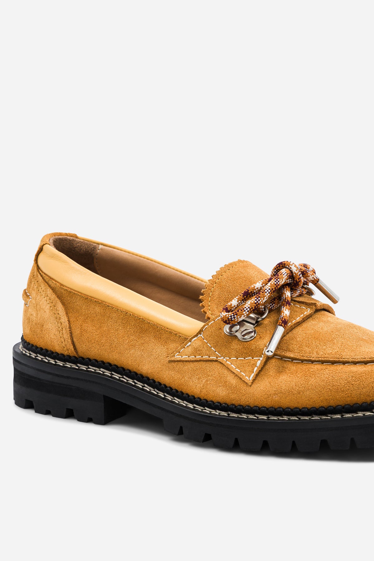 Loafer Climb - Lion