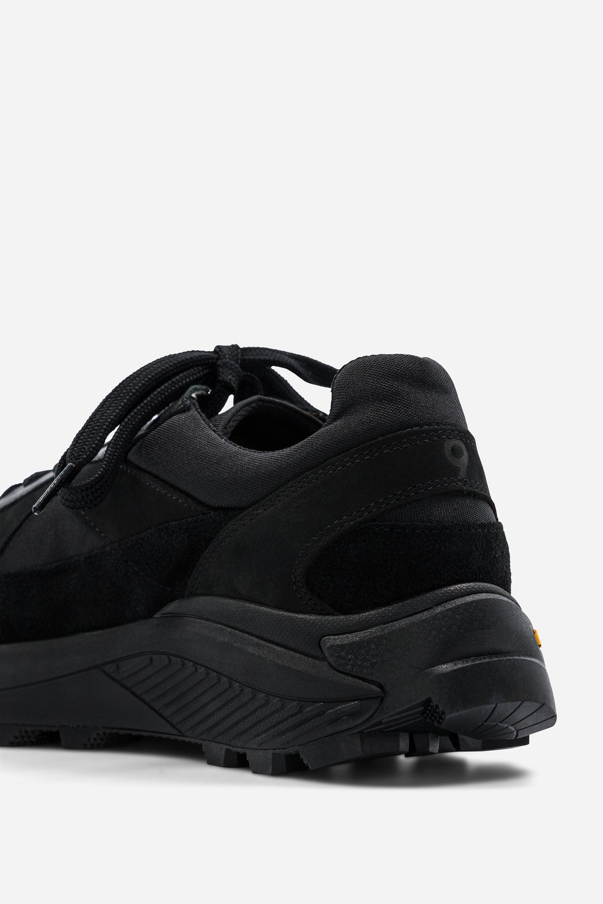B9 - Full Black